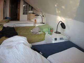 voyeurcam-julmodels-bed-3