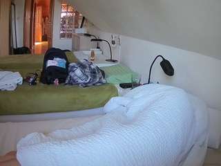 voyeurcam-julmodels-bed-3