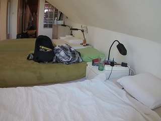 voyeurcam-julmodels-bed-3