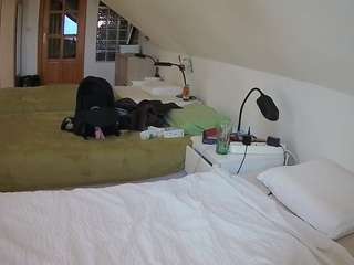 voyeurcam-julmodels-bed-3