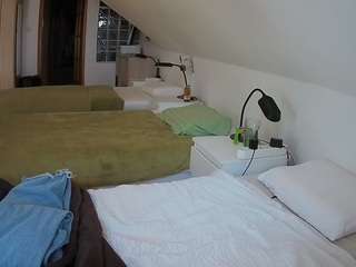 voyeurcam-julmodels-bed-3