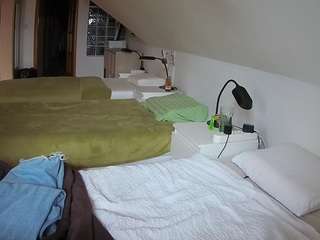 voyeurcam-julmodels-bed-3