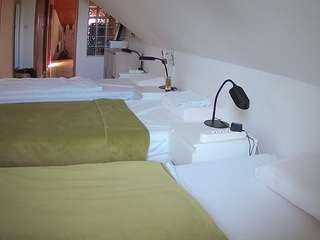 voyeurcam-julmodels-bed-3