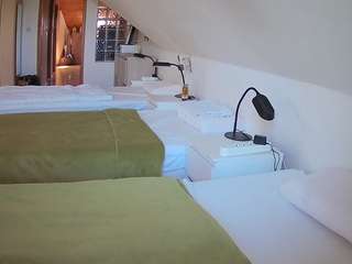 voyeurcam-julmodels-bed-3