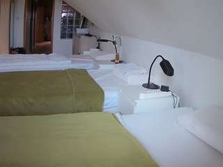 voyeurcam-julmodels-bed-3