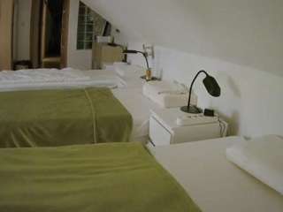 voyeurcam-julmodels-bed-3