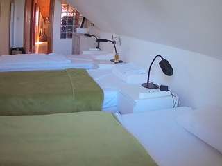 voyeurcam-julmodels-bed-3