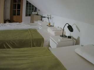 voyeurcam-julmodels-bed-3 webcam