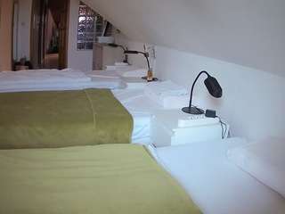 voyeurcam-julmodels-bed-3 webcam