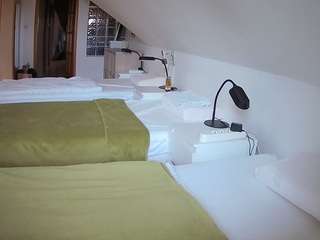 voyeurcam-julmodels-bed-3 webcam
