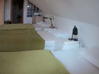 voyeurcam-julmodels-bed-3 webcam
