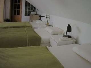 voyeurcam-julmodels-bed-3