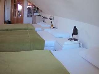 voyeurcam-julmodels-bed-3