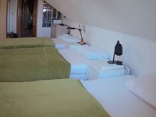 voyeurcam-julmodels-bed-3