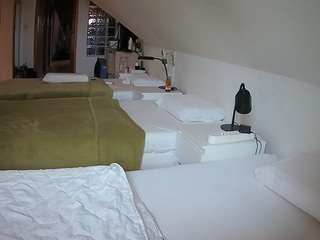 voyeurcam-julmodels-bed-3
