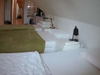 โมเดลนี้กำลังถ่ายทอดสดอยู่. voyeurcam-julmodels-bed-3