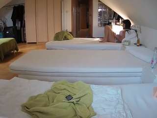 voyeurcam-julmodels-bed-3