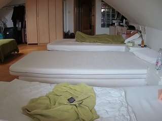 voyeurcam-julmodels-bed-3