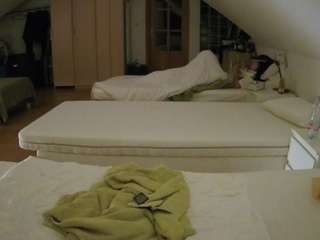 voyeurcam-julmodels-bed-3