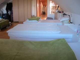 le modèle voyeurcam-julmodels-bed-3 est en webcam porno dans un show sur le site camsoda, il possède les tags suivants: ass,average,beautiful,bedroom,chill,flashing,julmodels-house,pov,brown hair,hd