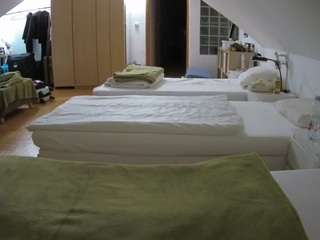 voyeurcam-julmodels-bed-3