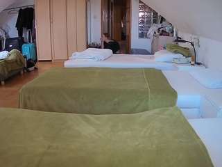 voyeurcam-julmodels-bed-3