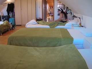 voyeurcam-julmodels-bed-3