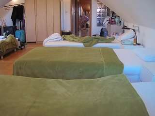 voyeurcam-julmodels-bed-3
