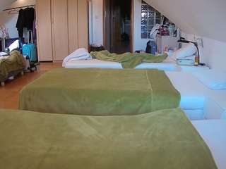 voyeurcam-julmodels-bed-3