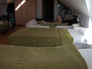 voyeurcam-julmodels-bed-3