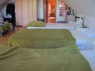voyeurcam-julmodels-bed-3