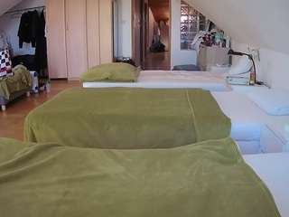 voyeurcam-julmodels-bed-3