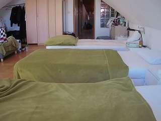 voyeurcam-julmodels-bed-3