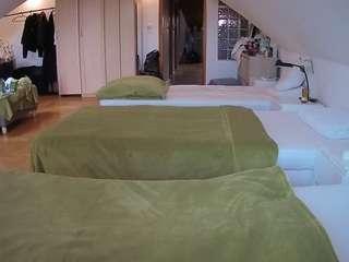 voyeurcam-julmodels-bed-3