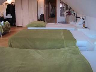 voyeurcam-julmodels-bed-3