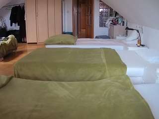 voyeurcam-julmodels-bed-3