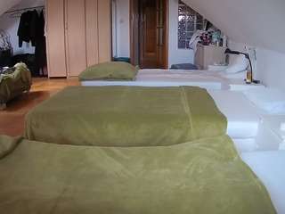 voyeurcam-julmodels-bed-3