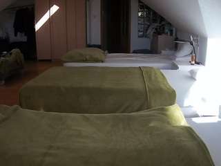 voyeurcam-julmodels-bed-3