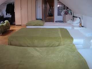 voyeurcam-julmodels-bed-3
