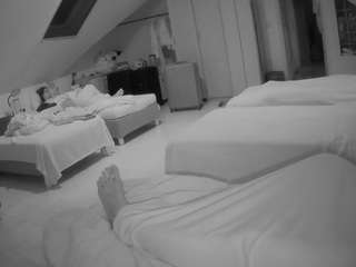 voyeurcam-julmodels-bed-3