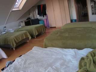 voyeurcam-julmodels-bed-3