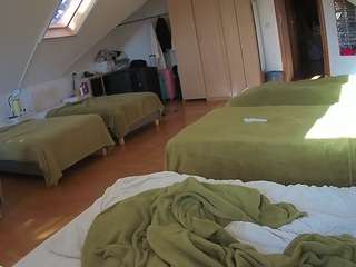 voyeurcam-julmodels-bed-3