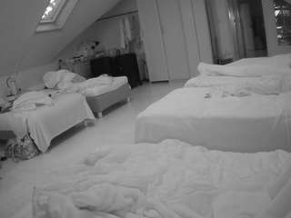 voyeurcam-julmodels-bed-3