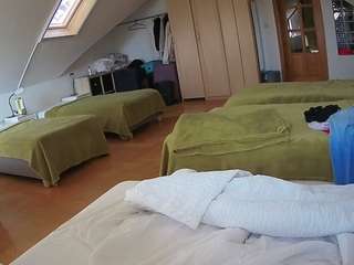 voyeurcam-julmodels-bed-3