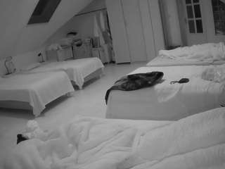 voyeurcam-julmodels-bed-3