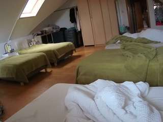 voyeurcam-julmodels-bed-3