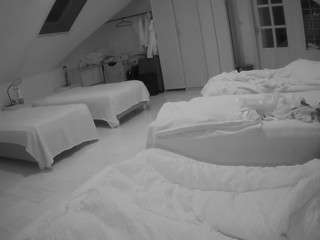 voyeurcam-julmodels-bed-3