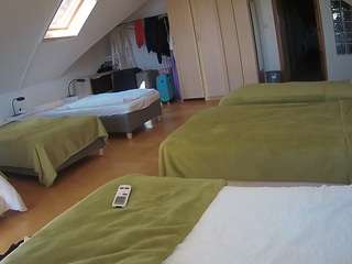 voyeurcam-julmodels-bed-3