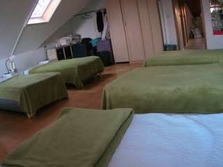 voyeurcam-julmodels-bed-3