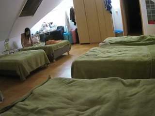 voyeurcam-julmodels-bed-3
